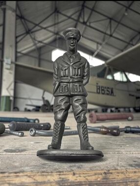 WWII USSR Officer Soviet Army Pilot Or Tank Commander 2" Plastic Toy Soldier (1)